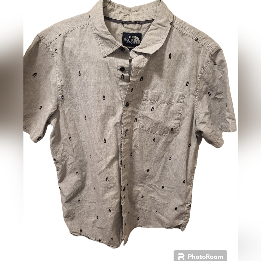 The North Face Men's Button Down Shirt, Short Sleeve Campfire Embroidered Design